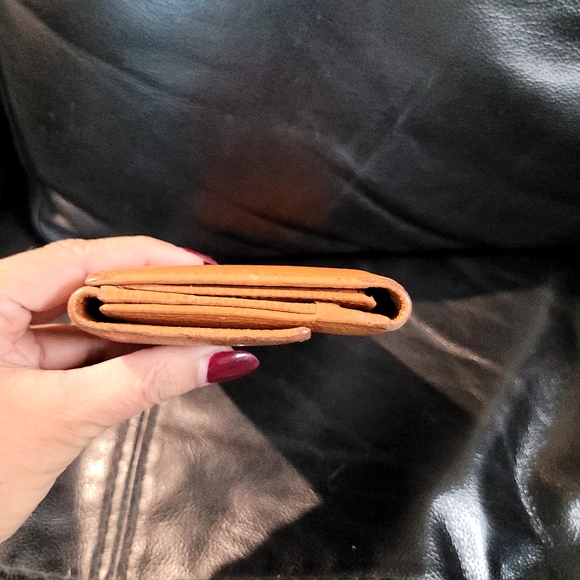 GUCCI LONG WALLET EUC. - Picture 2 of 9